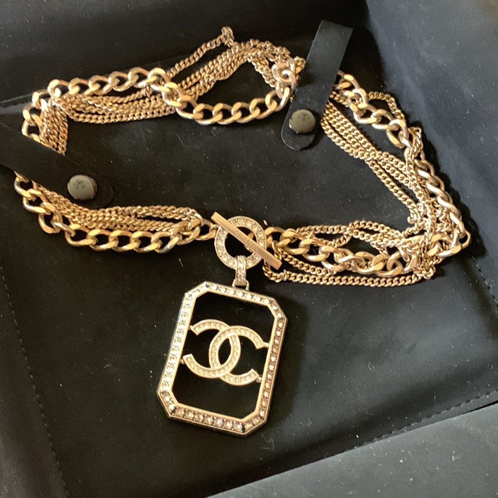 Chanel pendant necklace with rhinestone